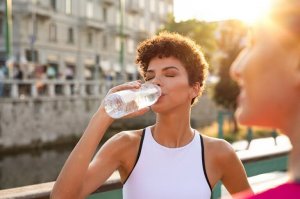 Tips for Staying Hydrated While Walking in the Heat