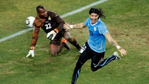 Abreu playing for Uruguay in 2010.
