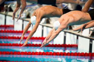 Men in swimming competition