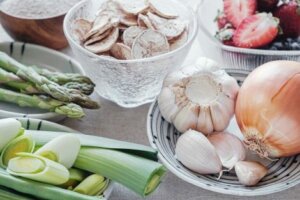 Prebiotic foods can help prevent runner's diarrhea.