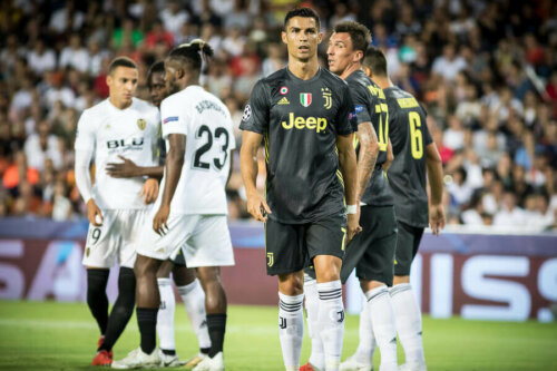 Ronaldo and other team players.