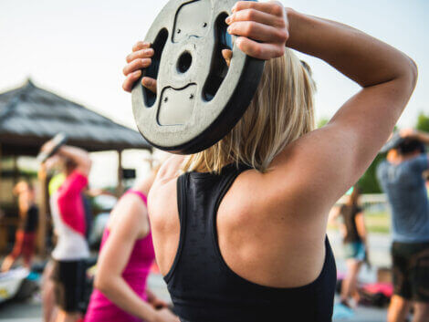 Triceps exercises in an aerobics class