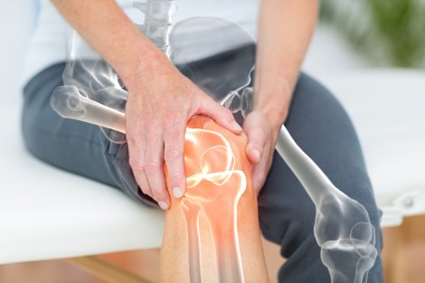 Knee joint and knee pain in men.