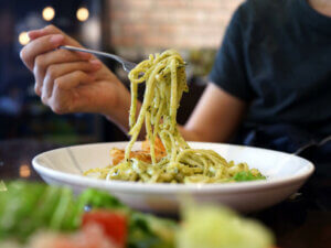 Should You Avoid Eating Carbohydrates at Night?