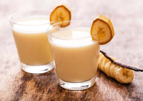 A smoothie with extra fiber has a low GI.