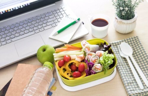 It's better to eat fresh food.