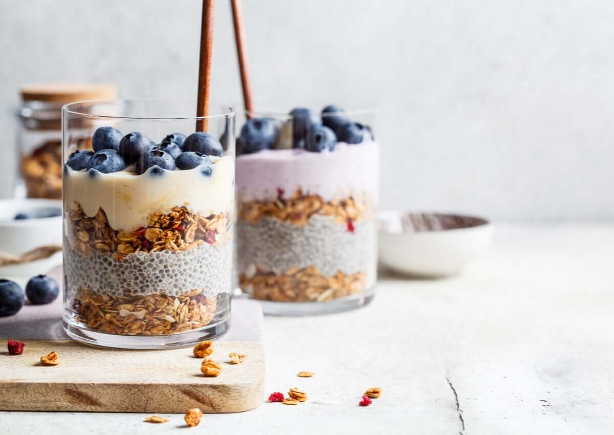 Yogurt with blueberries, chia seeds, and oats.